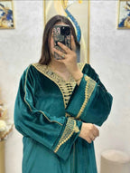 كندورة مخمل بتطريز ذهبي فاخر