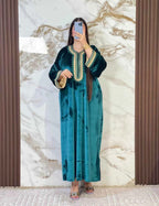 قفطان مغربي ملكي من المخمل الفاخر بتطريز ذهبي أنيق