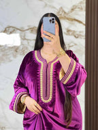 قفطان مغربي ملكي من المخمل الفاخر بتطريز ذهبي أنيق